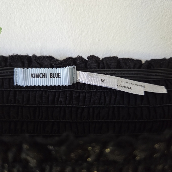 Elegant Black Off-Shoulder Smocked Sweater - Picture 3 of 9